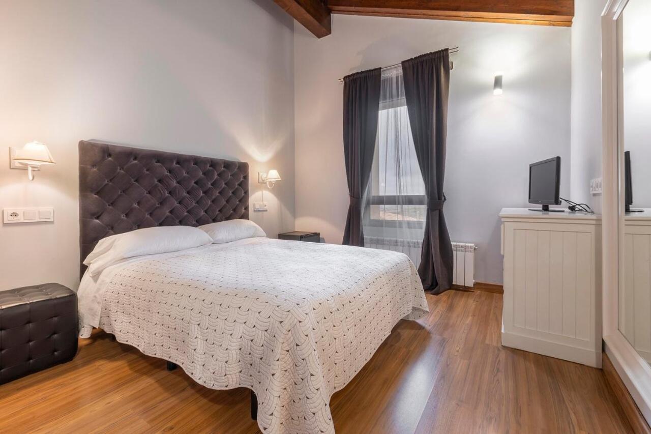 Hotel Palacio Ivan Tarin Monteagudo del Castillo Buitenkant foto